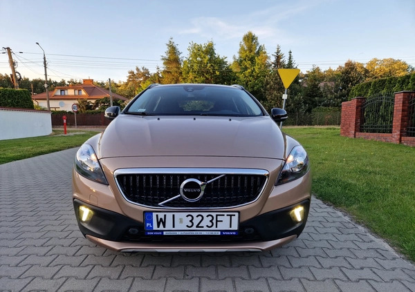 Volvo V40 cena 89000 przebieg: 14990, rok produkcji 2017 z Brodnica małe 172